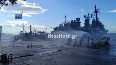 Καιρός – Θεσσαλονίκη: Στο έλεος των κυμάτων το ιστορικό αντιτορπιλικό «Βέλος»