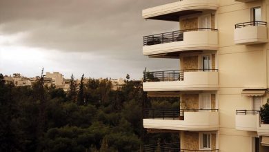 Το 27% των Ελλήνων ξόδεψε το 2022 πάνω από το 40% του εισοδήματός του για το κόστος στέγασης Logo Image