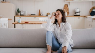 Μοναξιά: Έτσι θα καταλάβετε αν έχει αρχίσει να σας βλάπτει