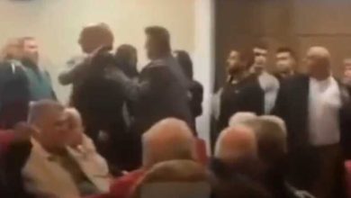 Προπηλακισμοί και αποδοκιμασίες στην ορκωμοσία του νέου δημοτικού συμβουλίου στη Λέρο Προπηλακισμοί και αποδοκιμασίες στην ορκωμοσία του νέου δημοτικού συμβουλίου στη Λέρο