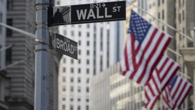 Σε θετικό έδαφος έκλεισαν οι χρηματιστηριακοί δείκτες στη Wall Street Σε θετικό έδαφος έκλεισαν οι χρηματιστηριακοί δείκτες στη Wall Street – Ενδοσυνεδριακό ιστορικό υψηλό για τον Nasdaq