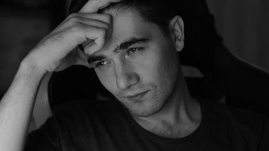 Κύμα ακυρώσεων στα συμβόλαια υγείας: Τι δείχνουν τα στοιχεία 2022-2025 man 5934047 1280