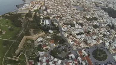 o monadikos nomos tis elladas pou oi genniseis xepernoun tous thanatous edo kai miso aiona 1