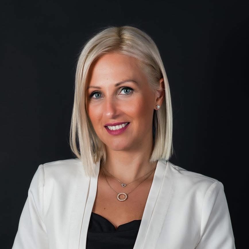 «Να δουλεύεις για να ζεις — όχι να ζεις για να δουλεύεις vickylogo